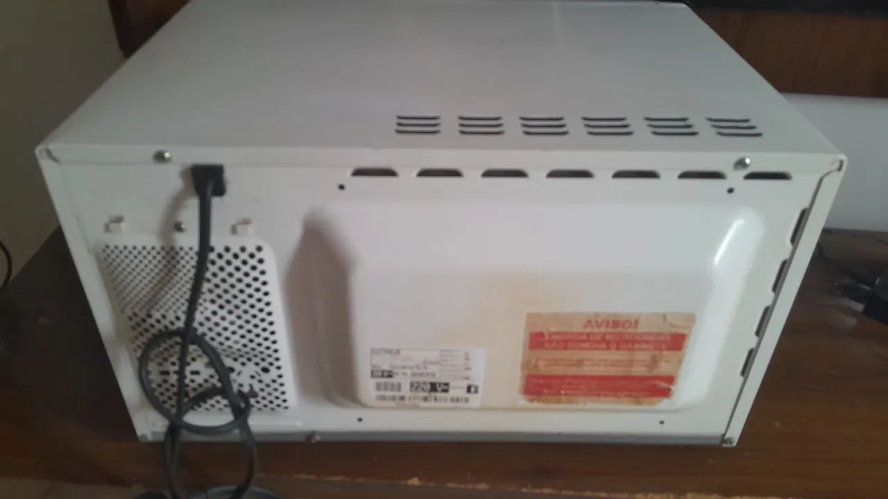 Micro-ondas Electrolux 31 litros em excelente estado  - Foto 3