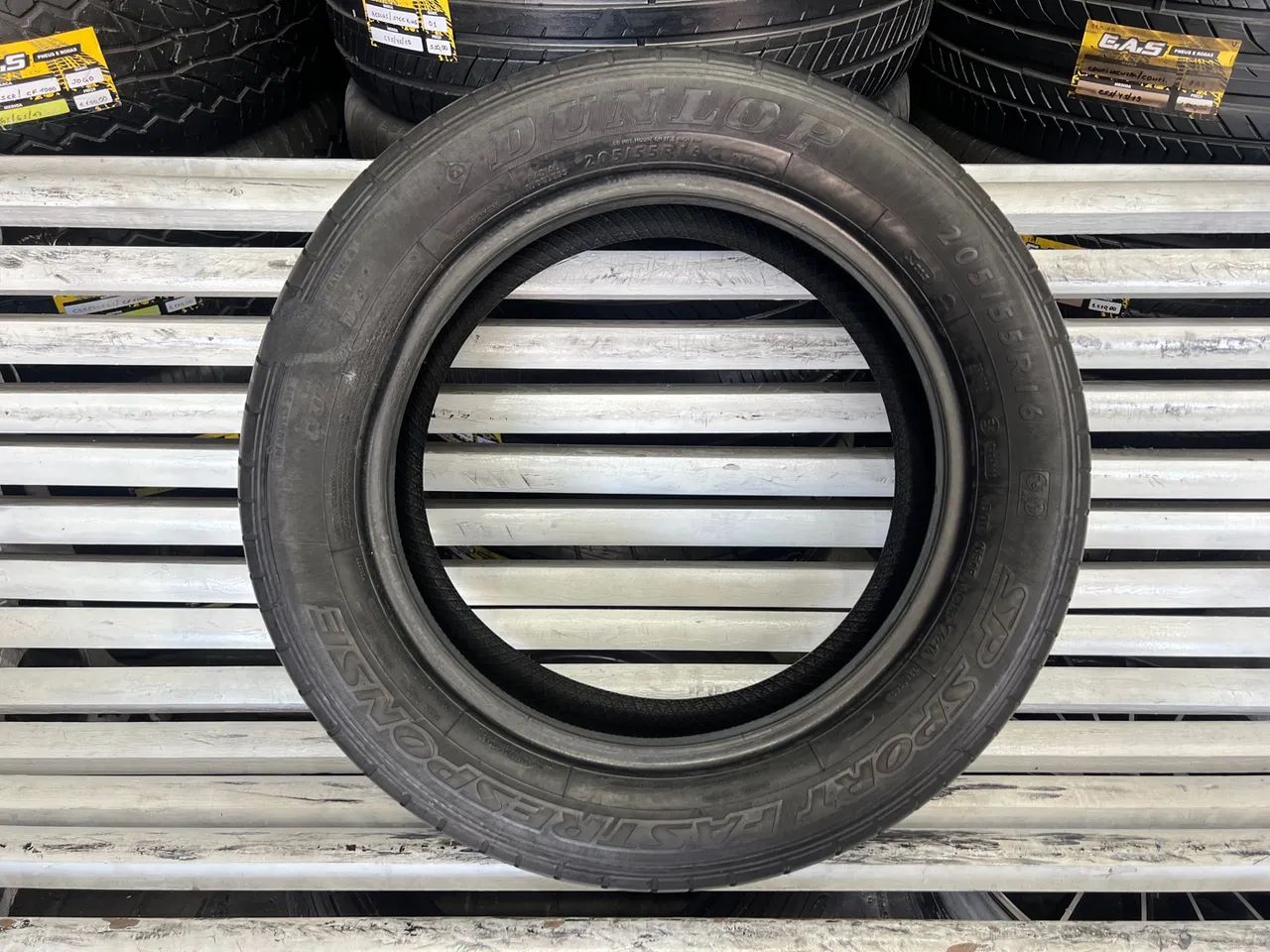 Pneu 205/55/16 Dunlop SP Sport FastreSponse R$259,00 / Pneu 205/55R16 - Foto 5