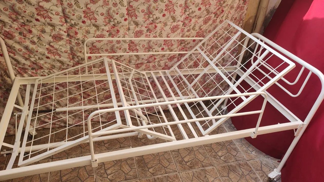 Cama Hospitalar Articulada - Usada - Ótimo Estado R$ 1.300,00 contato * whatsapp 