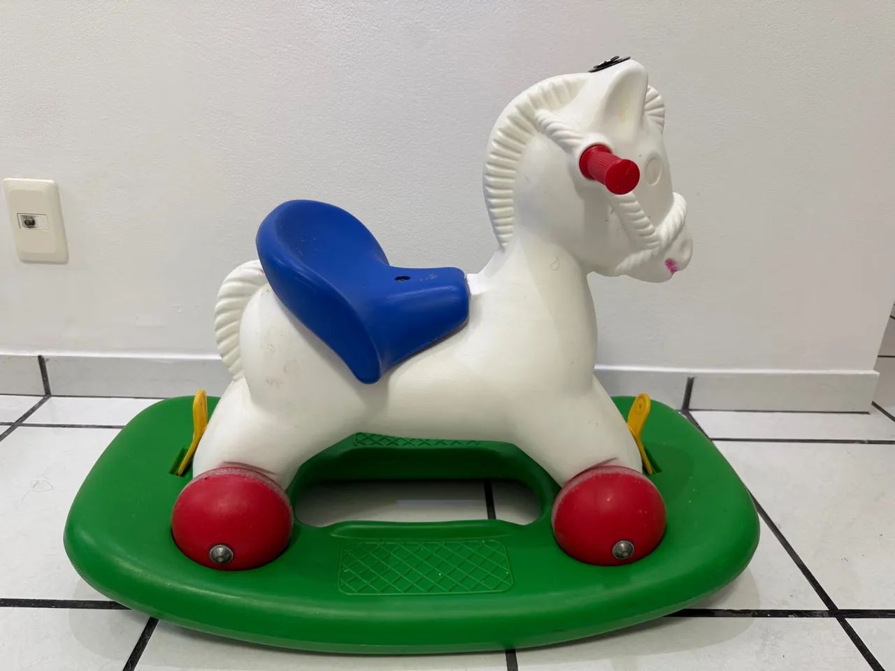 Cavalinho de balanço infantil