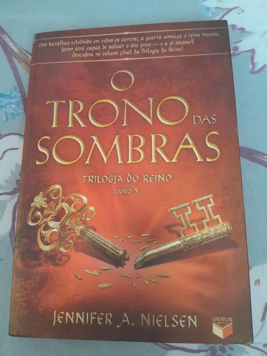 Livro - O trono das sombras