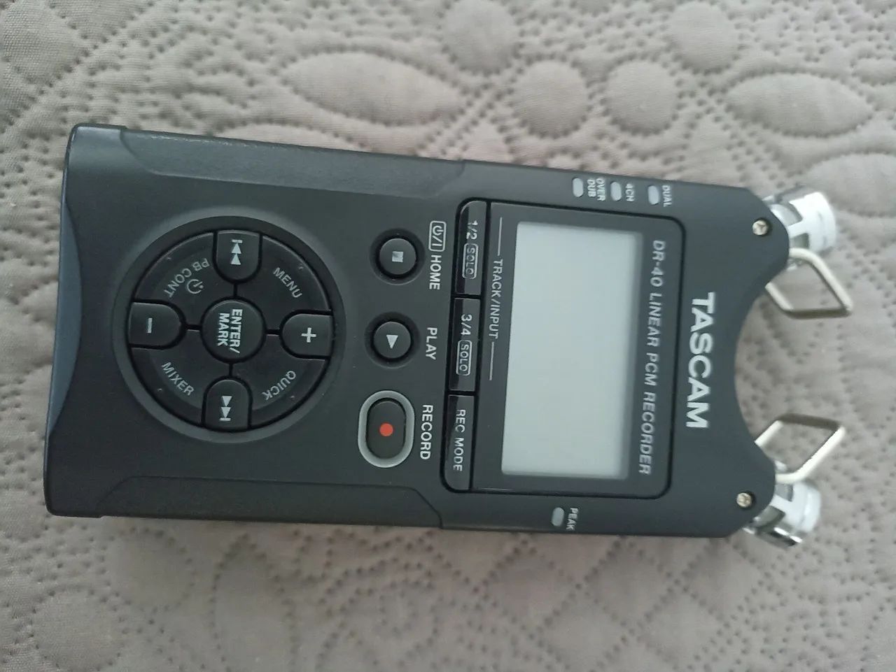 Gravador de Áudio Digital Tascam DR-40 - Foto 2