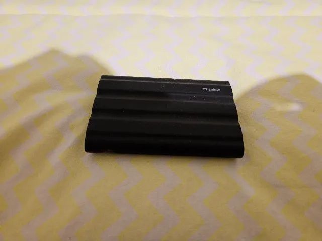 Portable SSD T7 Shield 4TB External USB-C 1050MB/s64175472674306120