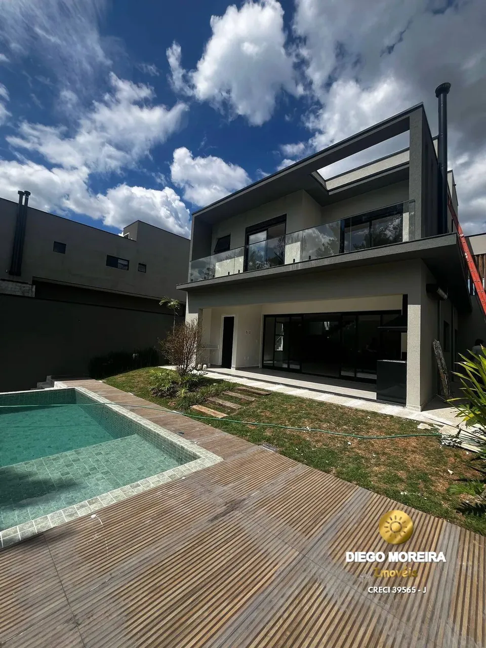 CASA ALTO PADRÃO À VENDA EM ATIBAIA CONDOMÍNIO FECHADO COM LAZER COMPLETO