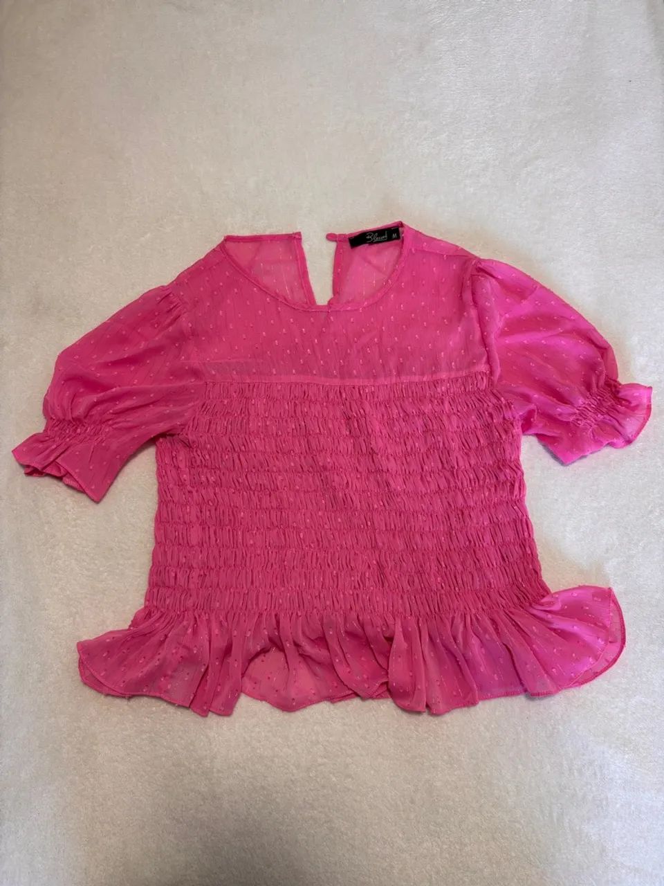 Blusa Rosa com Detalhes de Babados