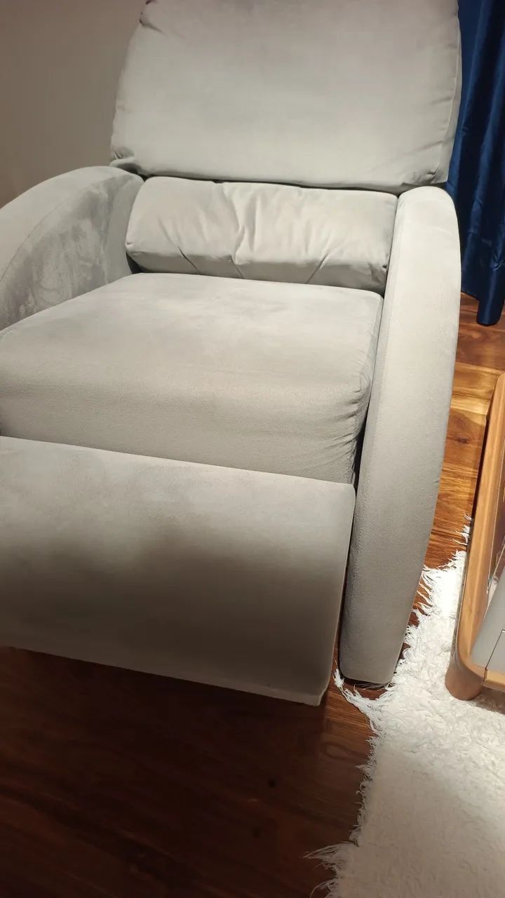 Poltrona amamentação pouquíssimo uso - Foto 2