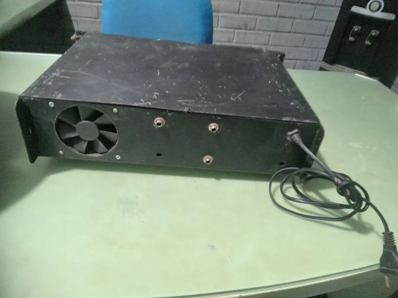 Vendo um amplificador e um alto-falante de 15 