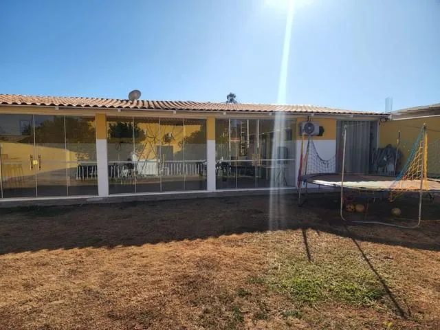 Excelente casa no Condomínio Mônaco no Incra 9 com 3 Quartos sendo 2 suítes.