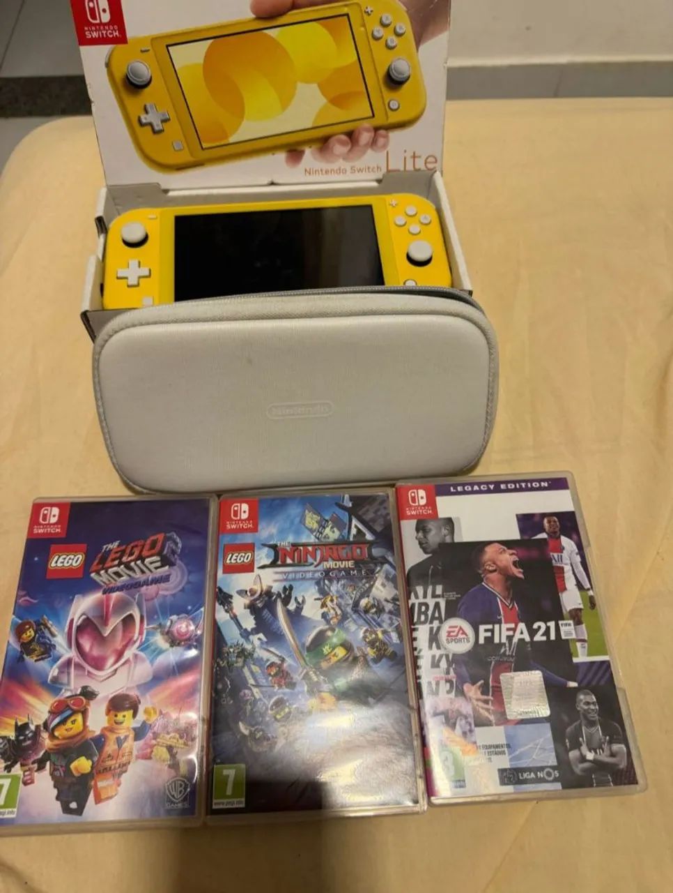 Nintendo Switch Lite Amarelo - Foto 2