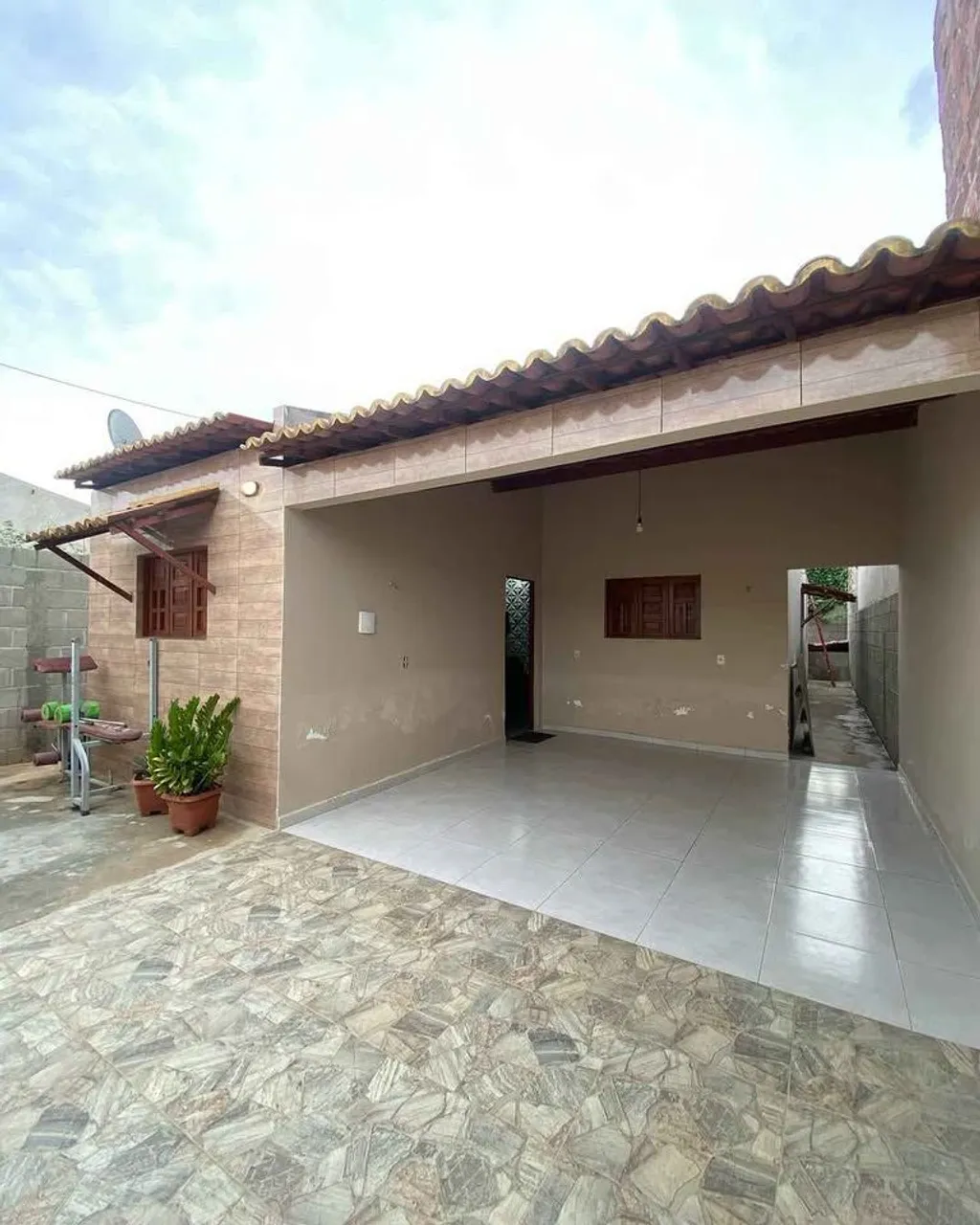 Casa a venda no bairro Gloria V.V (proximo a pracinha)