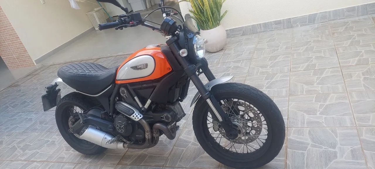 DUCATI SCRAMBLER CLASSIC 