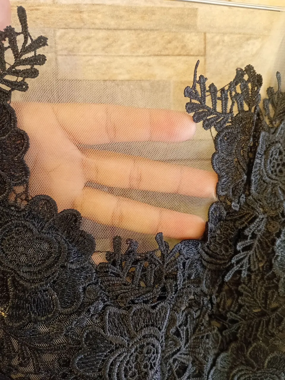 Vestido de Renda Preta Elegante