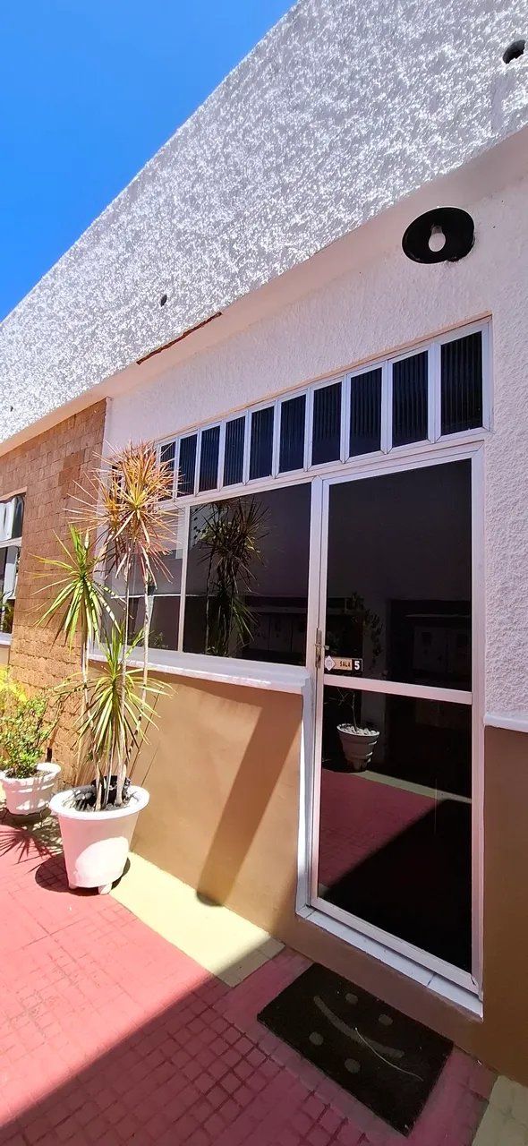 Sala 30m² com wc próprio em frente a Deso - São José