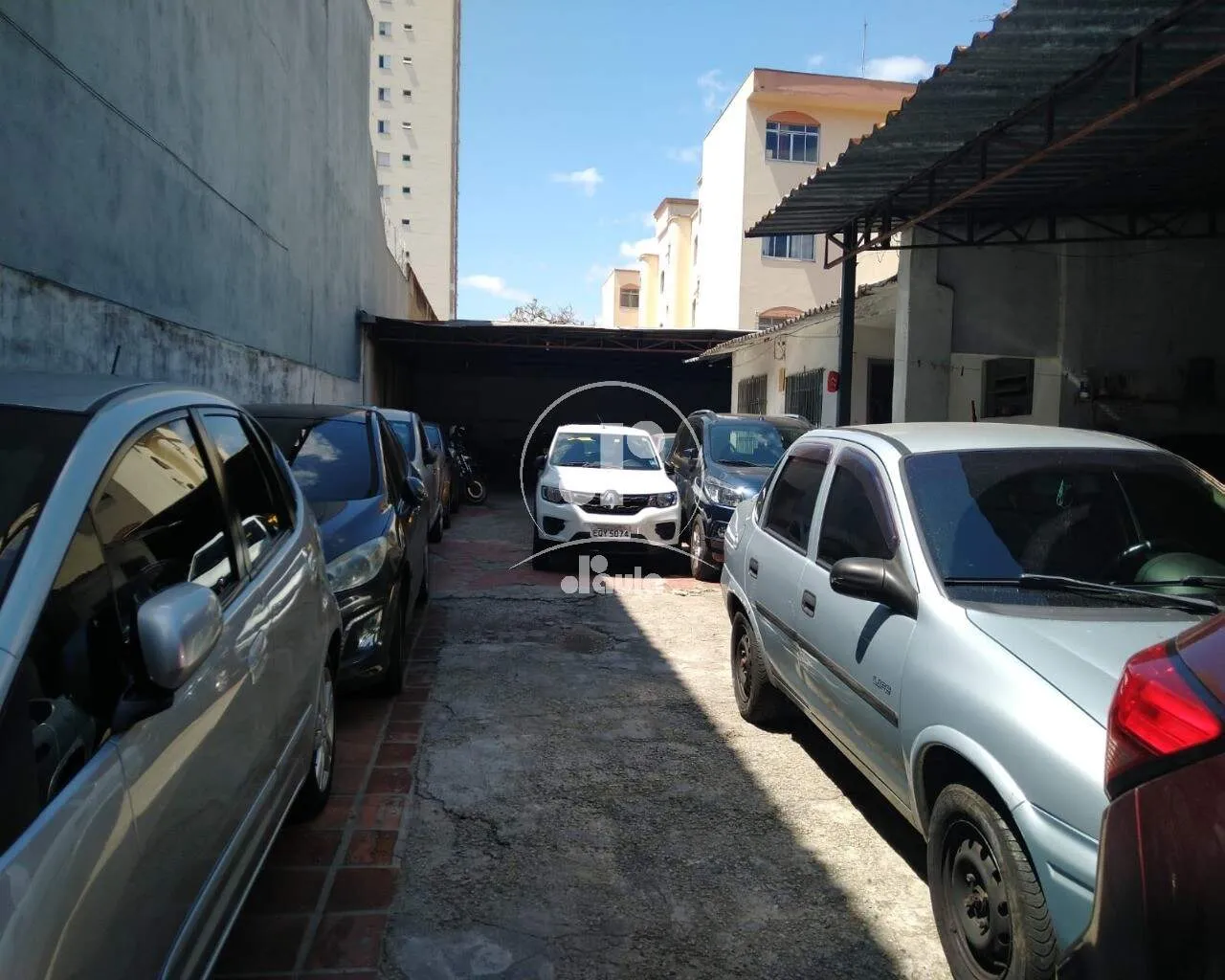 Vale a pena conferi! Terreno em excelente local alugado para estacionamento.