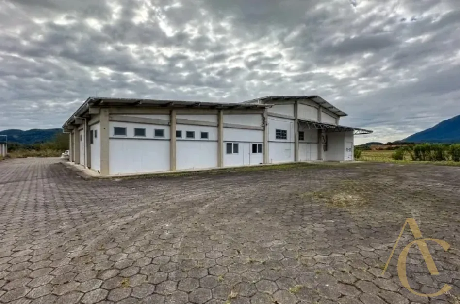 Galpão para alugar - 1.630,00m² - Santo Amaro da Imperatriz/SC.