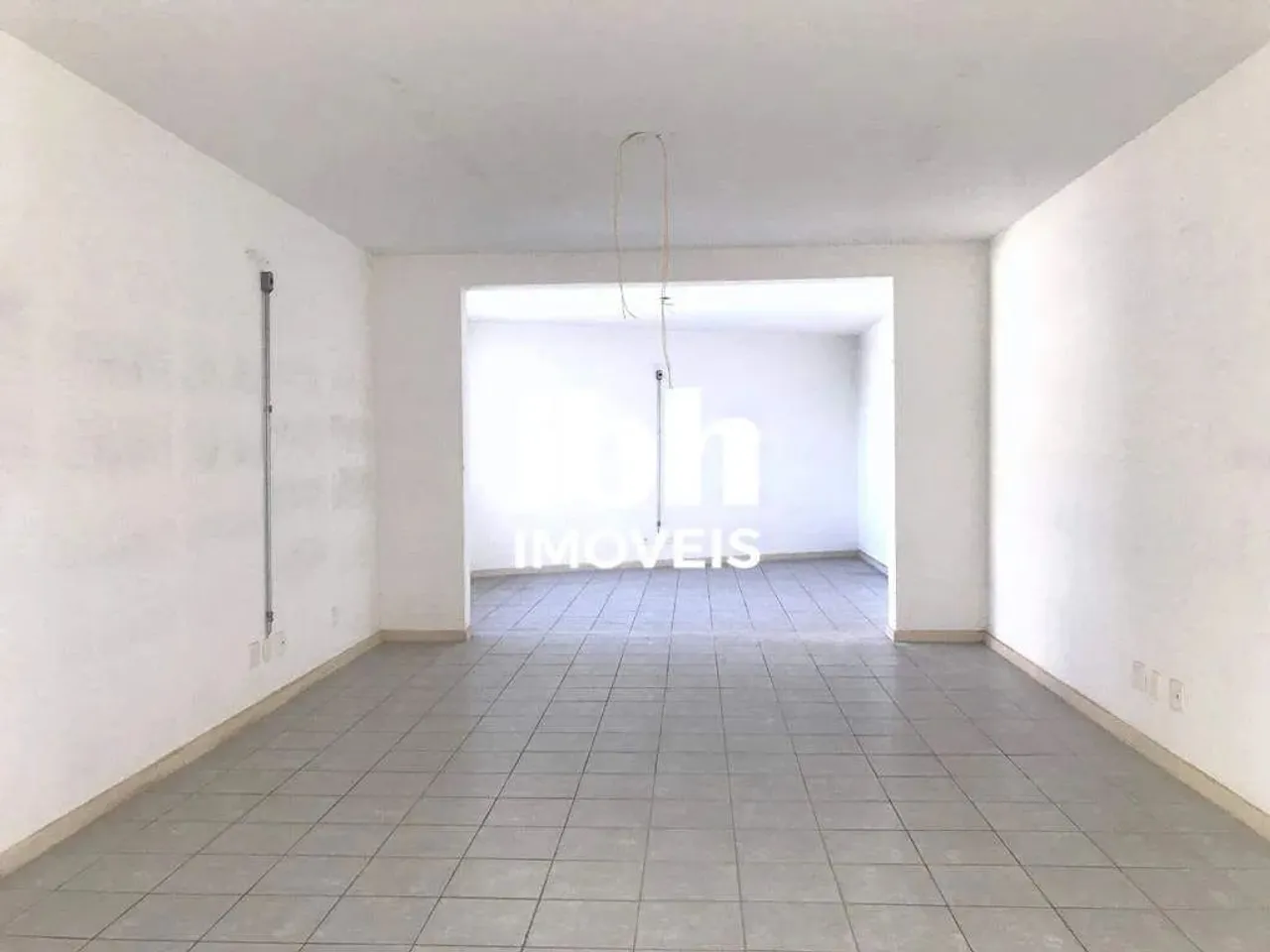 Andar corrido, com 06 salas e 04 banheiros próximo ao aeroporto da Pampulha
