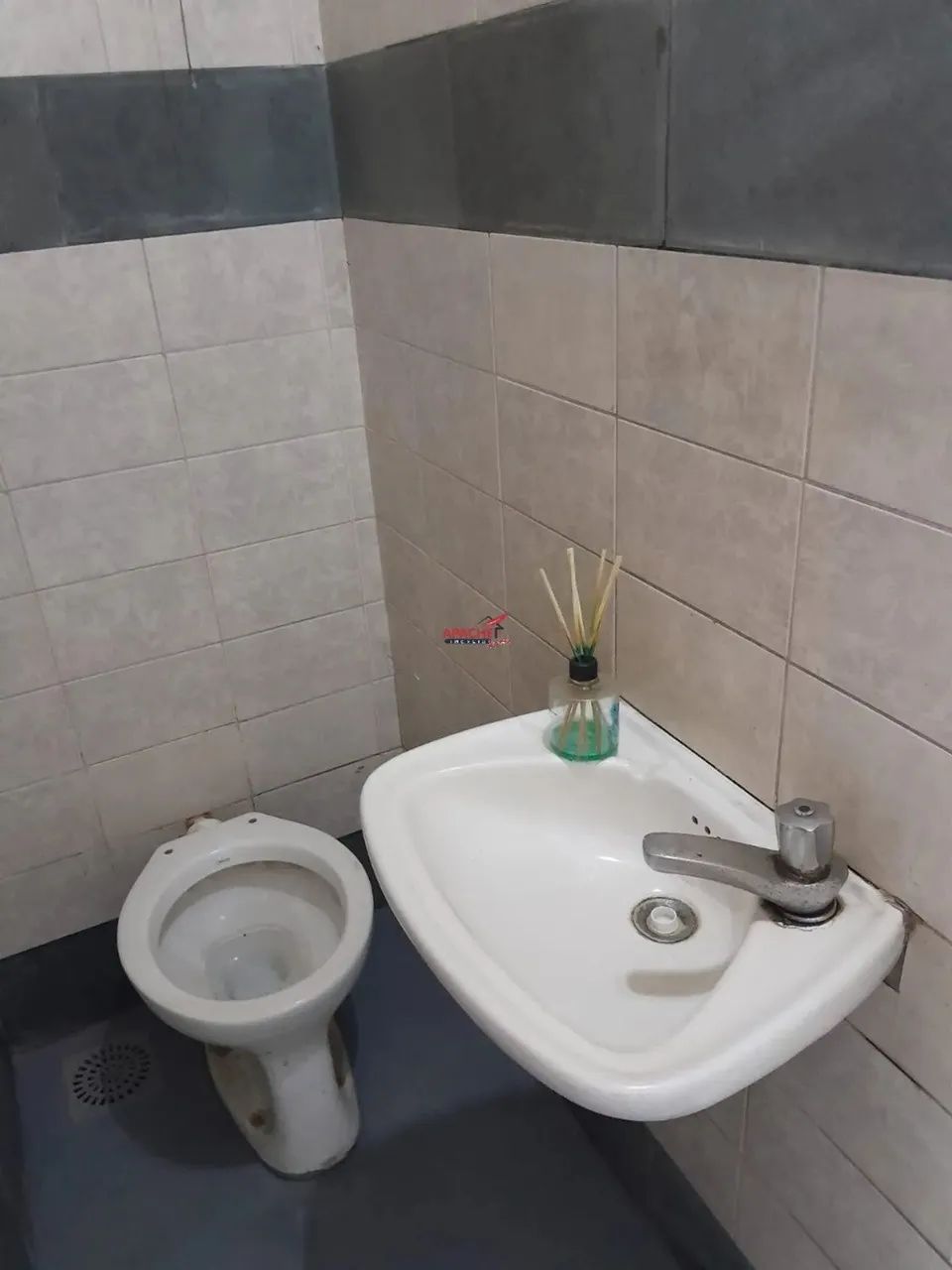 Loja com kitnet para locação, no bairro Santo Antônio em Viçosa - MG. - Foto 10