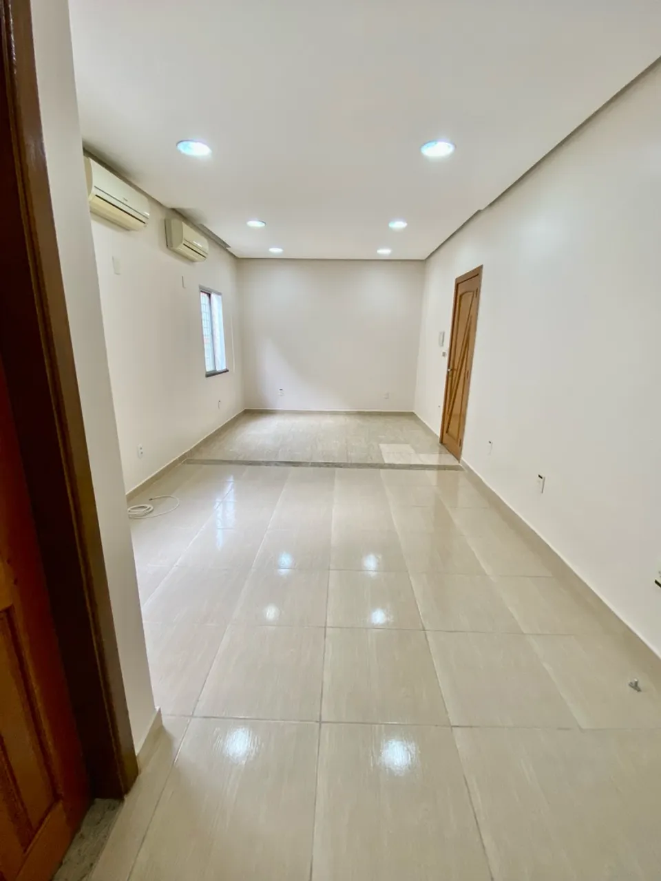 Sala comercial ampla