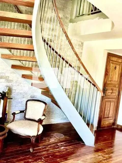 Cobertura Triplex com 370m² e 3 vagas - Foto 4