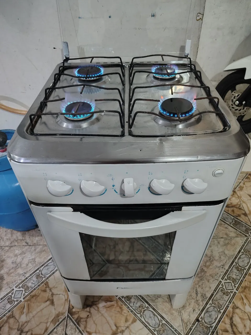 FOGÃO FUNCIONANDO PERFEITAMENTE - ENTREGO