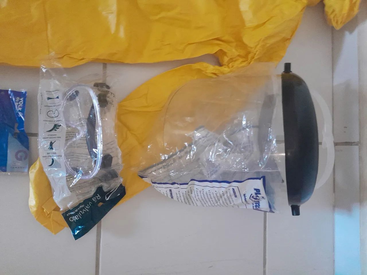 Kit Completo de Proteção: Macacão e Botas - Foto 2