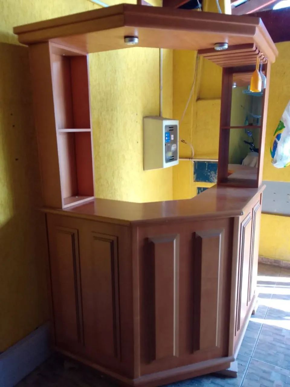 Vendo Barzinho de Madeira em Excelente Estado<br>R$490,00