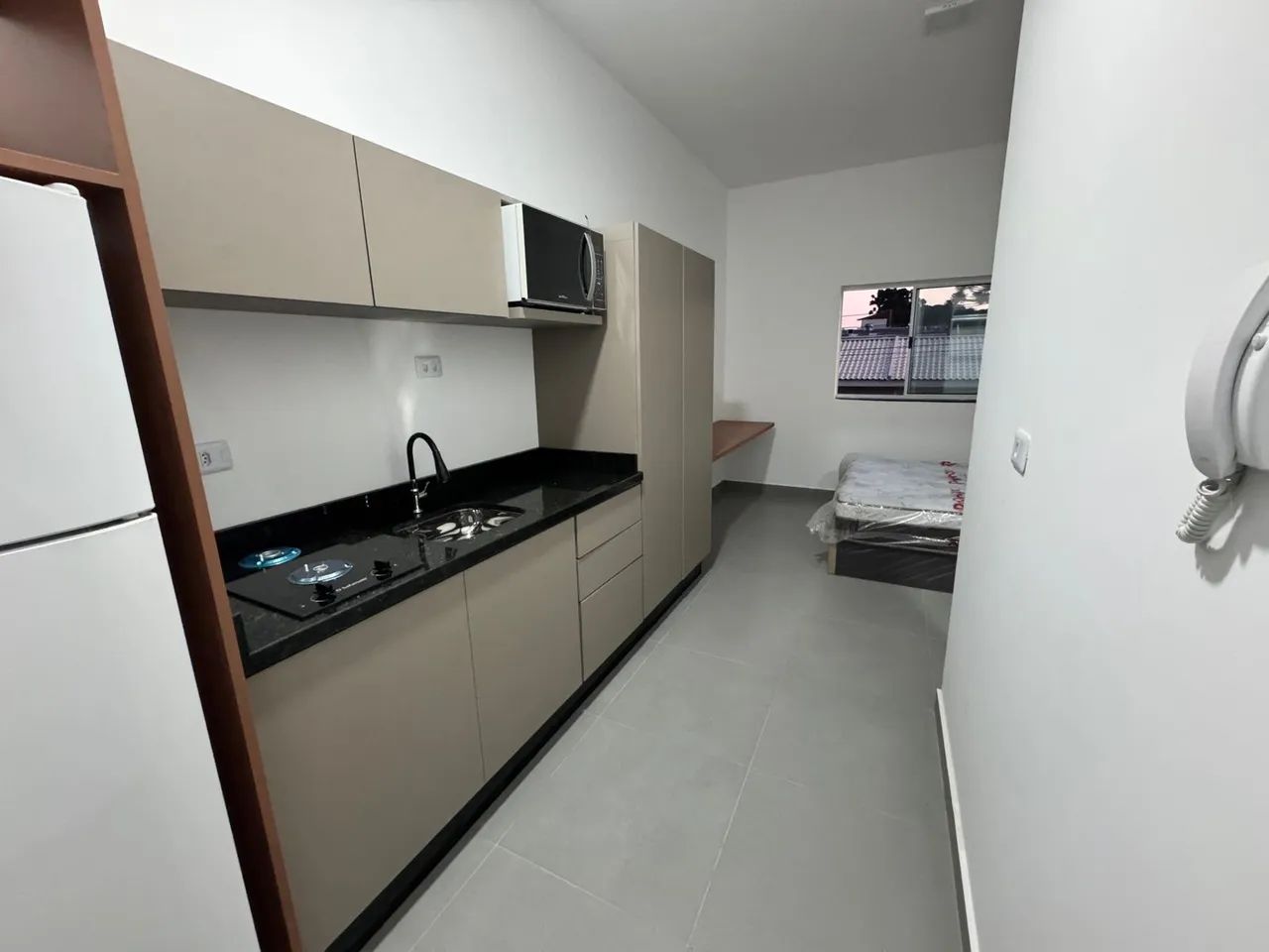 Kitinet para aluguel tem 23 metros quadrados com 1 quarto em Capão Raso - Curitiba - PR - Foto 3
