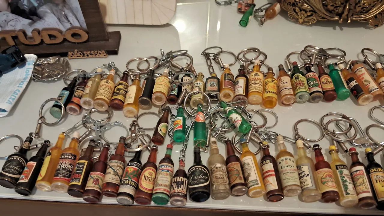 Coleção de Antigas Garrafinhas 92 unidades  - Foto 4
