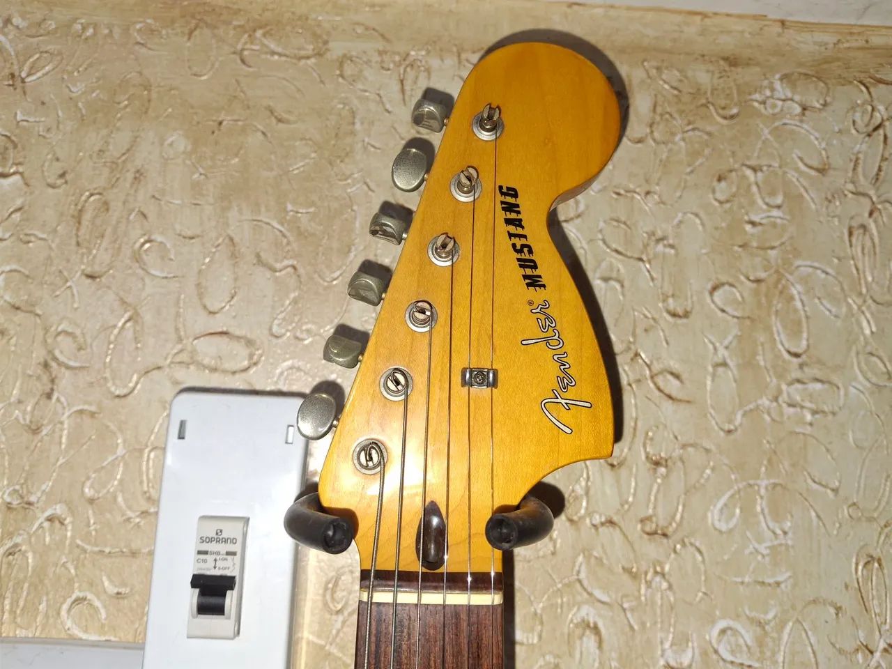 Guitarra Fender Mustang Modern Player - Foto 4