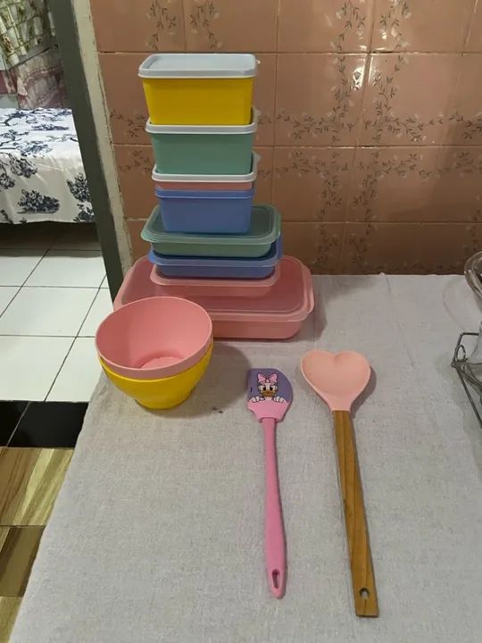 Jogo de 8 potes plásticos coloridos para organização - Foto 2