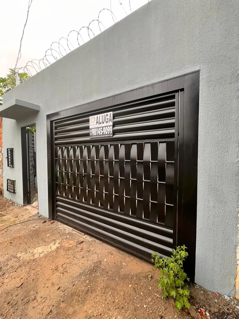 Imóvel para aluguel possui 100 metros quadrados com 2 quartos em Guanandi - Campo Grande -