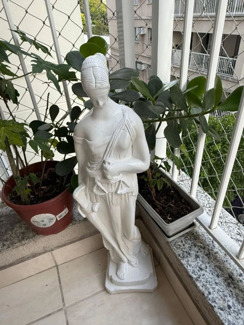 JUSTIÇA: Símbolo de Equidade e Retidão. Representação icônica da deusa romana Justitia - Foto 3