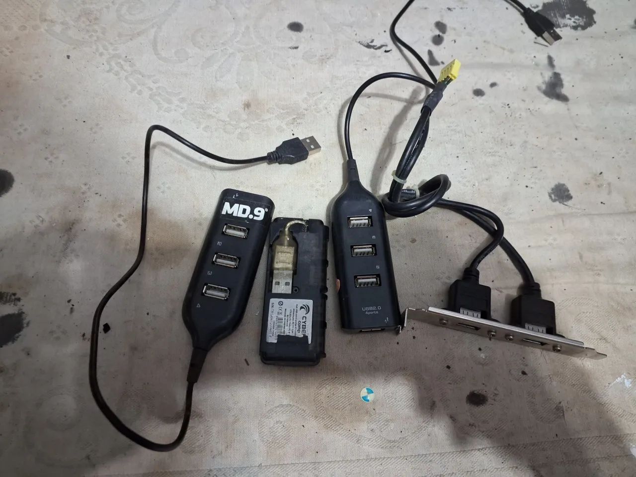 Adaptadora USB 4 unidades 