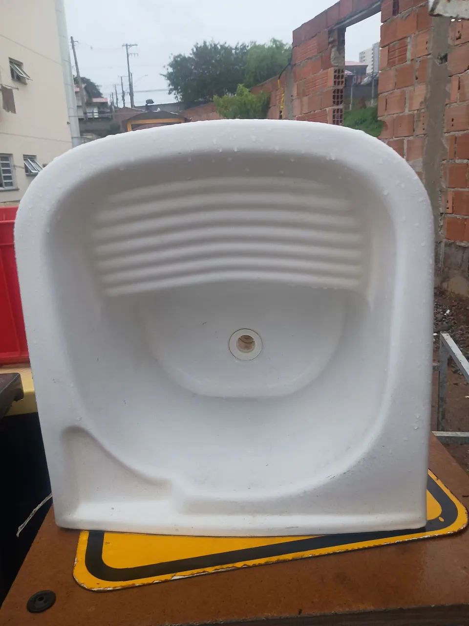 Tanque de louça cor branca 