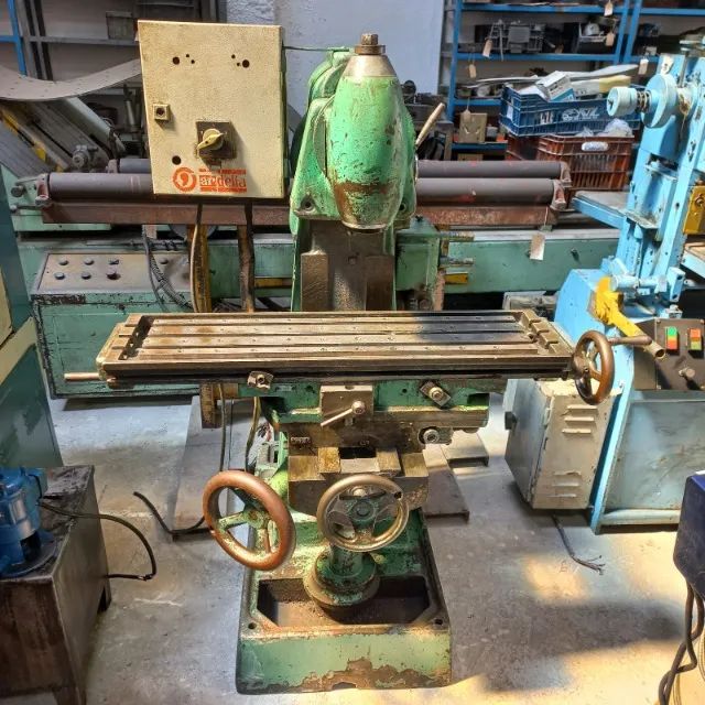 Fresadora Universal Casto Metal Iso 40 / -- 00964 Nc