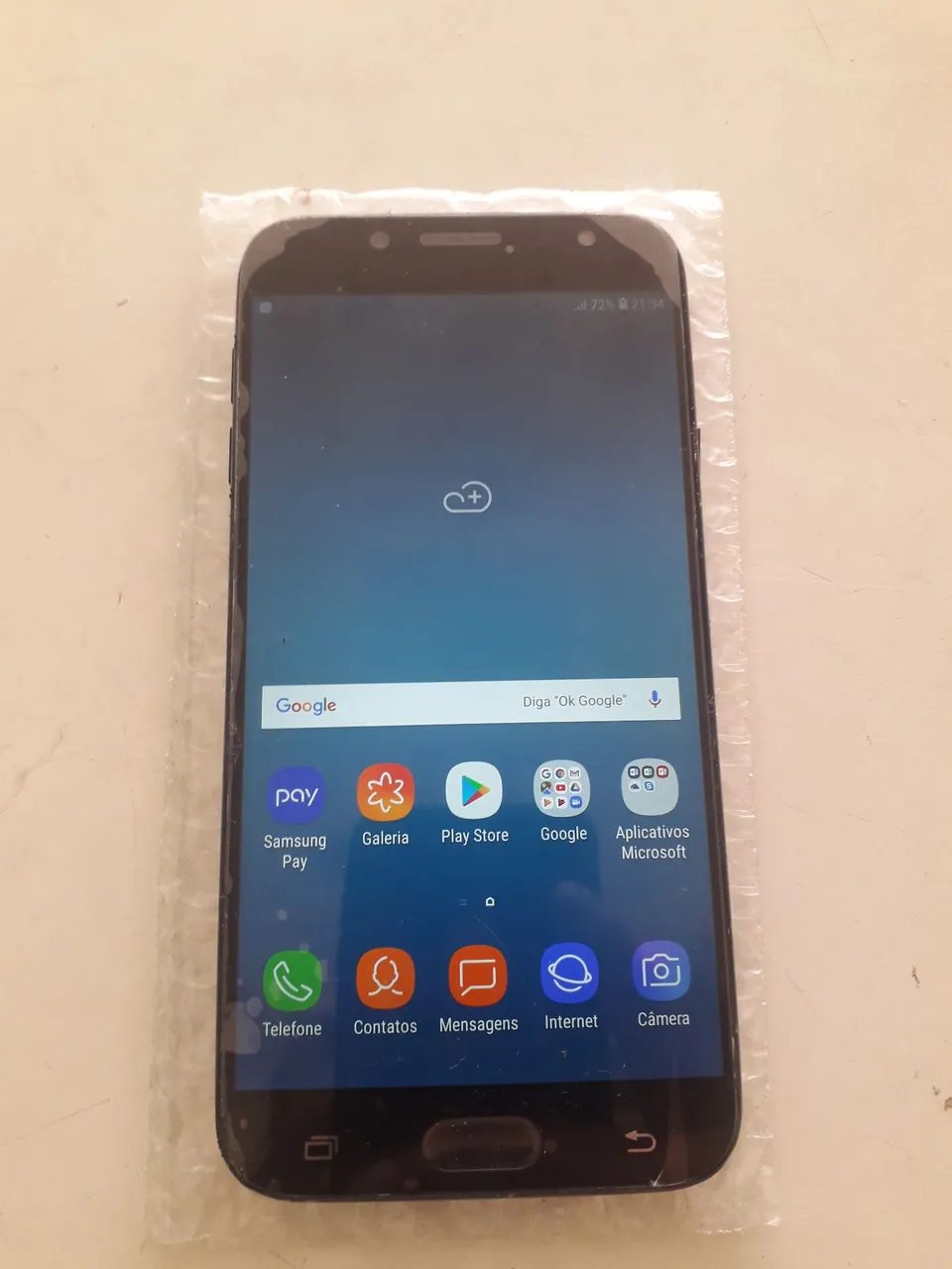 Samsung Galaxy J7 Pro 64 GB.