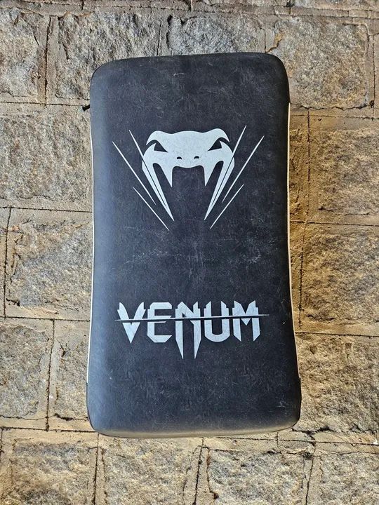 Escudo venum treino ufc mma muay thai - unidade - preto - Foto 5