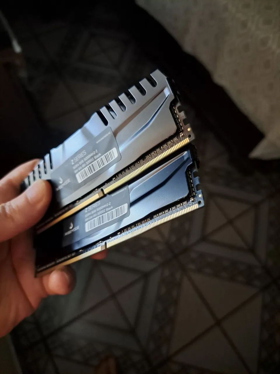 DDR4 Memories and Bluetooth Controller64289466524674121