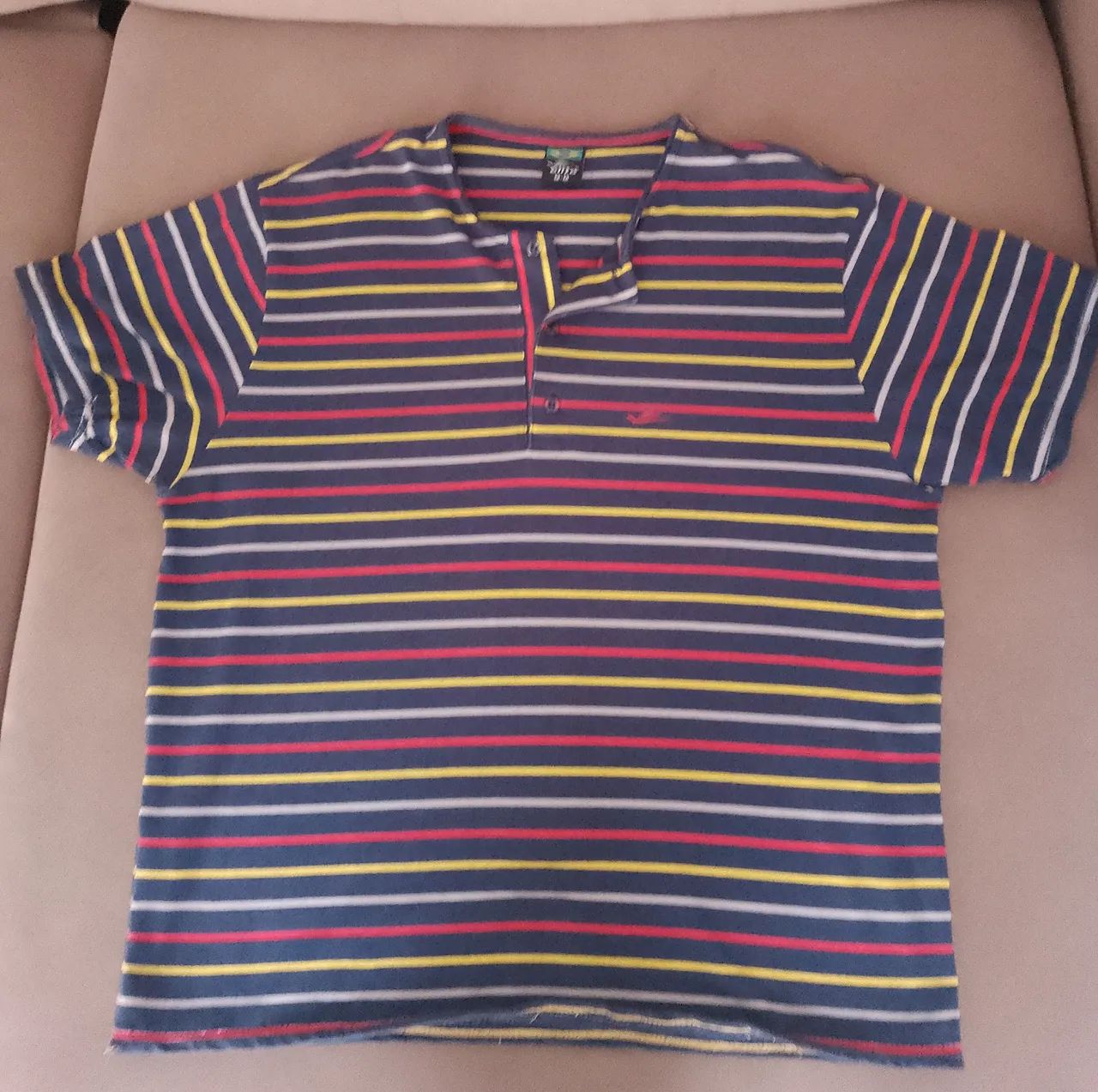 Camiseta Henley listrada - M - Foto 2