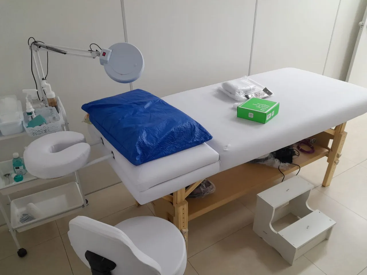 Kit Maca 3 Posições Regulável Escada Mocho Carrinho Estética