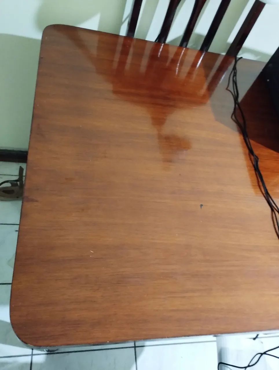Vende-se Mesa e cadeiras de Madeira maciça de Sala de jantar - Foto 2