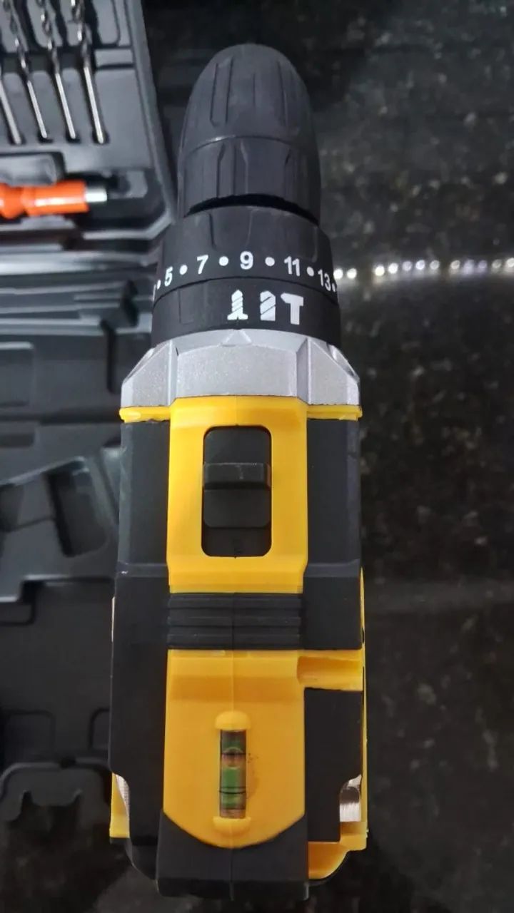 FURADEIRA/PARAFUSADEIRA IMPACTO 2 BATERIAS 36V - Foto 4