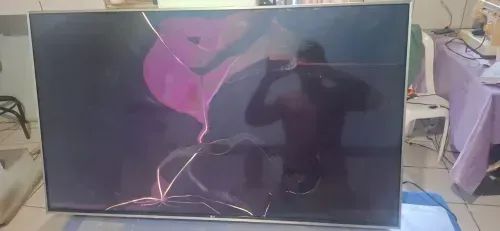 Tv lg49 polegadas. Tela quebrada