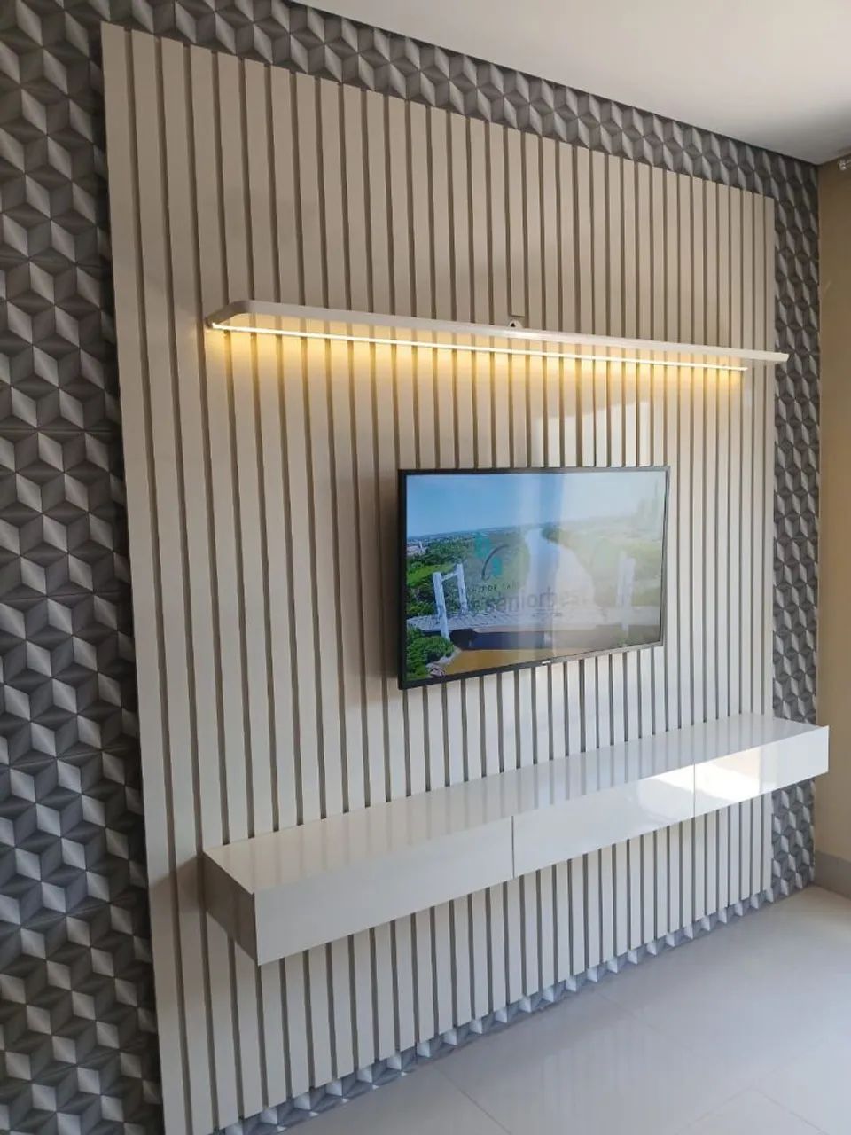 Painel Ripado 2,30m com LED 