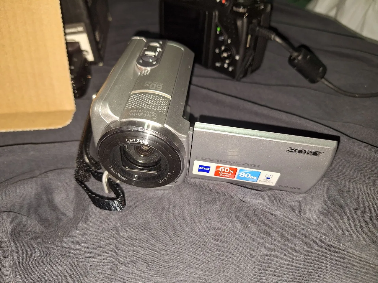 Filmadora Sony Handycam DCR-SR68 - 60x Zoom Óptico