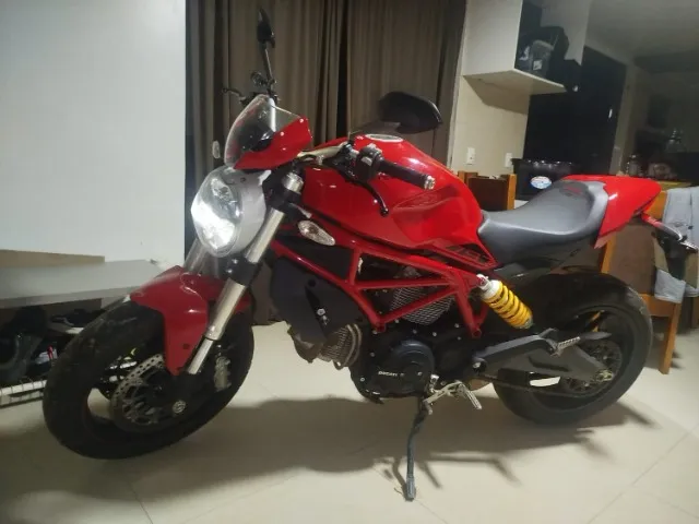 MOTO DUCATI MONSTER 797