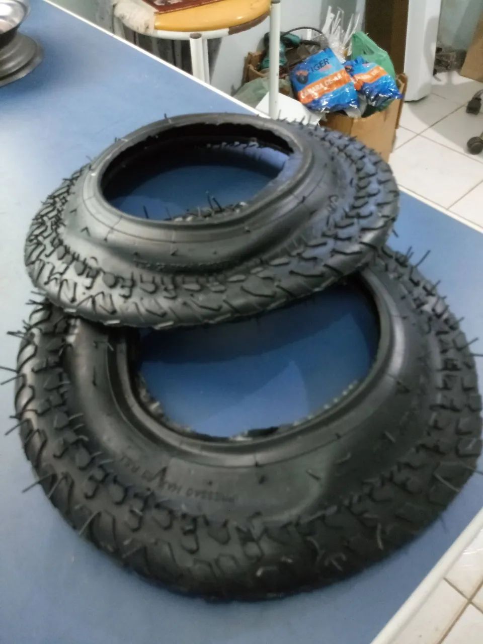 Pneus 325 x 8 para carrinhos de carga - Foto 4