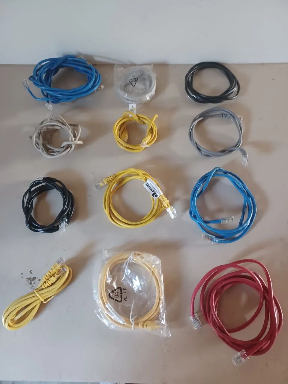 12 CABOS DE REDES POR 20 REAIS SOBROU DA LOJA