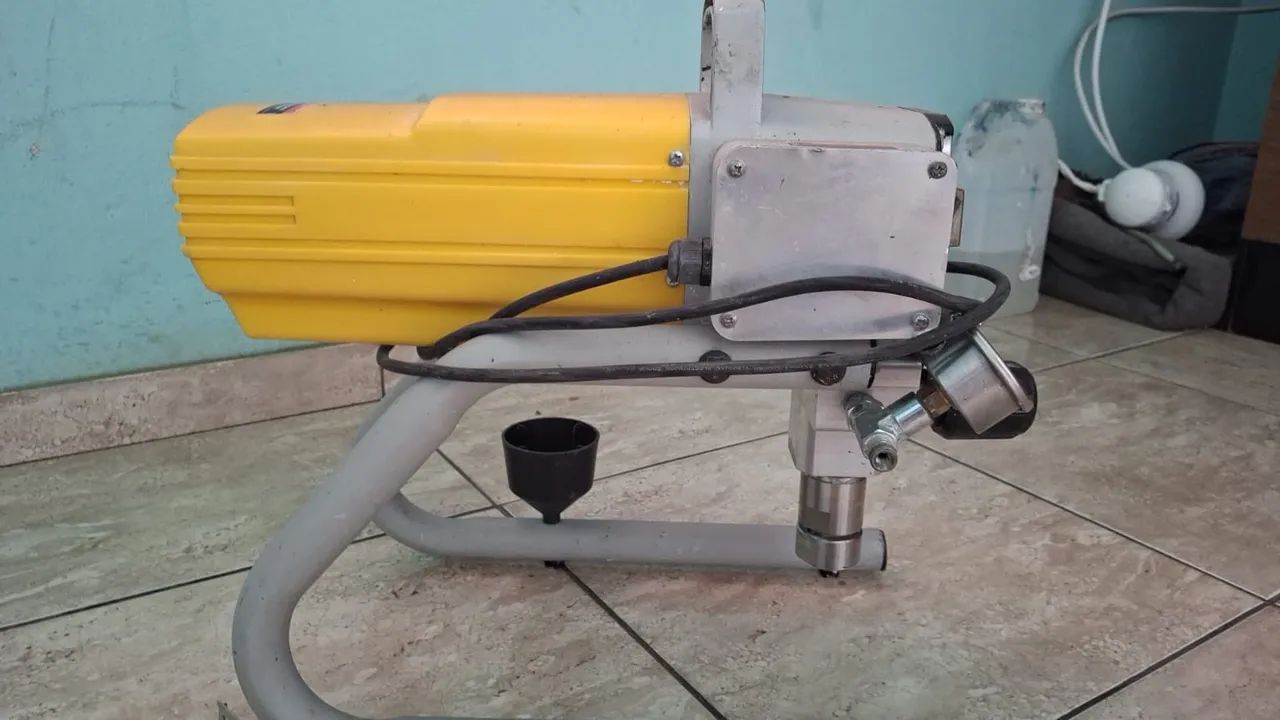Vende se Vonder Airless 1,2 Hp Máquina De Pintura 900W com mangueira pistola e acessórios