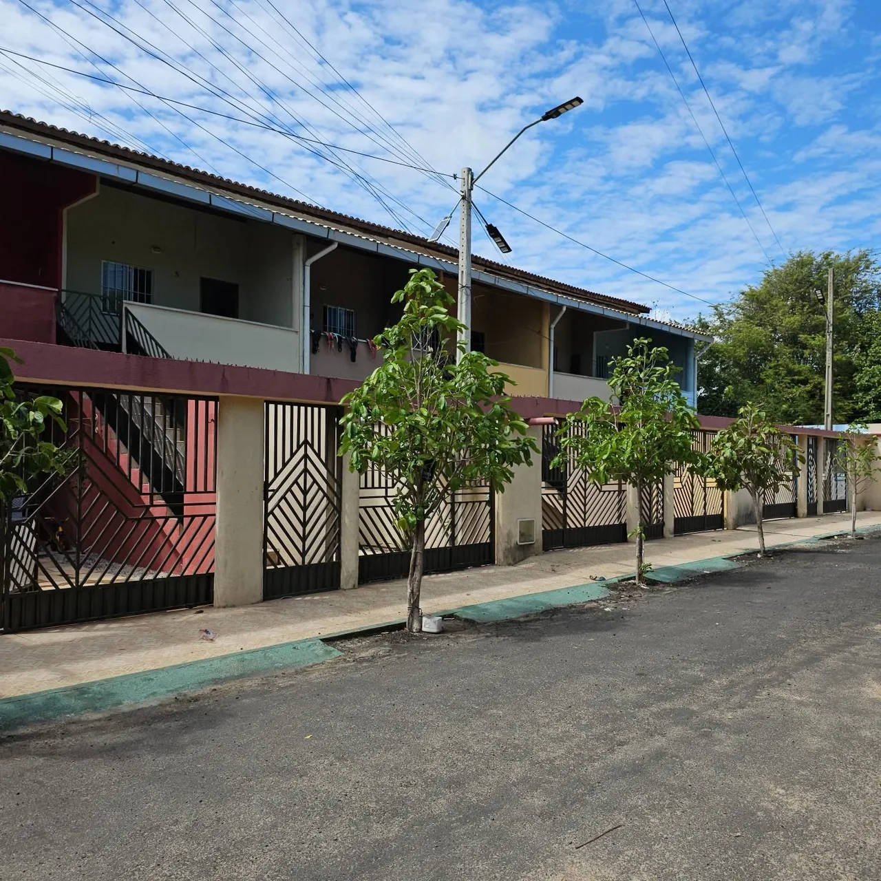 Casa com Garagem para Alugar no Pecém - 2 Quartos.